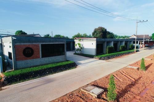 Hotel Dark Sugar Resort