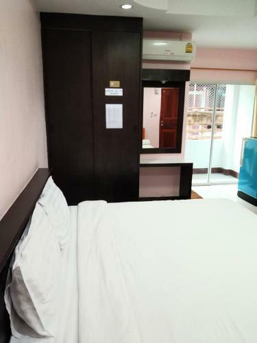 Hotel Oyo 75399 Choktipparat Place