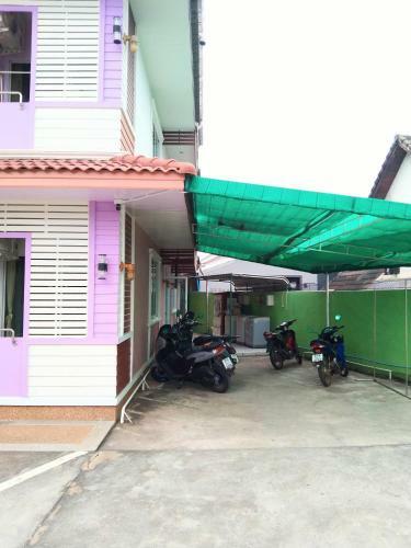 Hotel Oyo 75399 Choktipparat Place