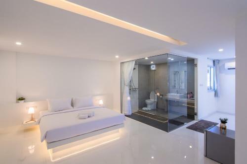 Thewhitehotel By Charoensri - Sha Extra Plus