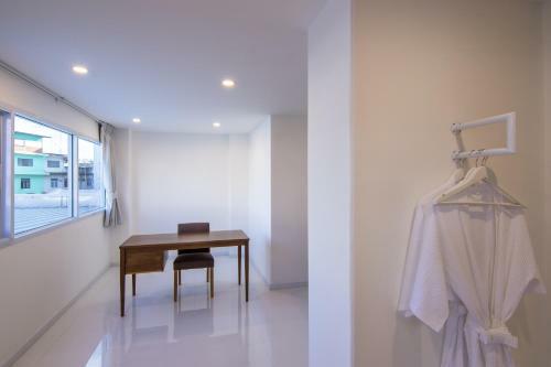 Thewhitehotel By Charoensri - Sha Extra Plus