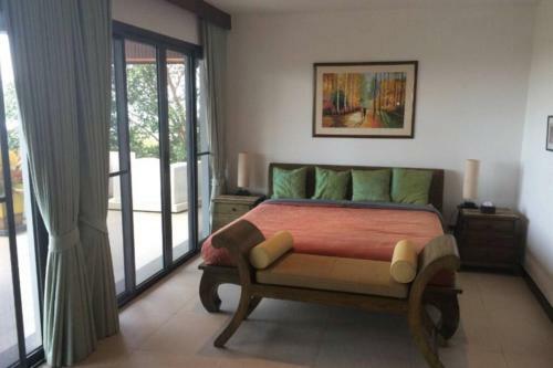 5 Bedroom Sea View Villa With Waterslide