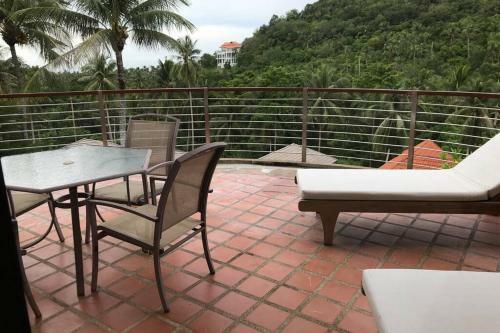 3 Bedroom Sea View Villa Santi