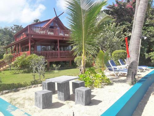 Beachfront Villa, Bang Po