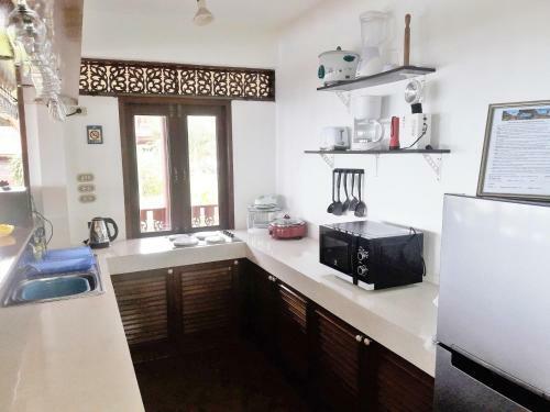 Beachfront Villa, Bang Po