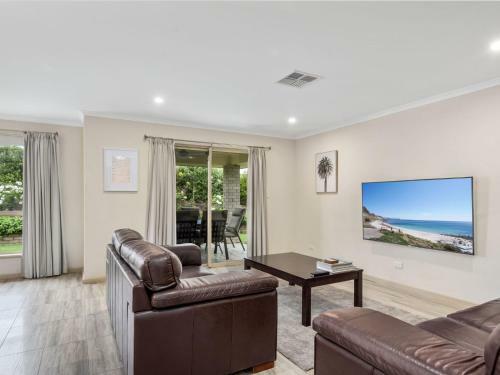 2 Ulonga Court