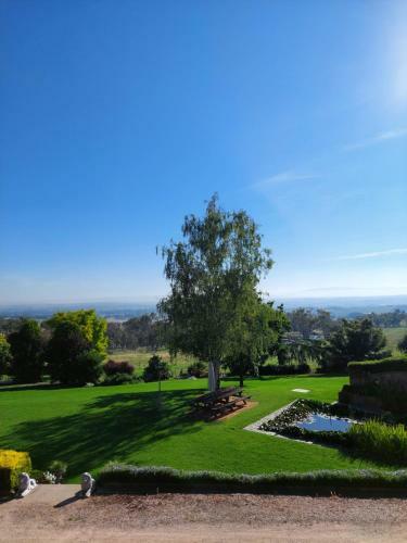 Lochinvar/camellia , Magnolia , Maple Cottage For A Relaxing Bathurst Holiday