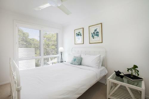 Whitecaps - Pearl Beach