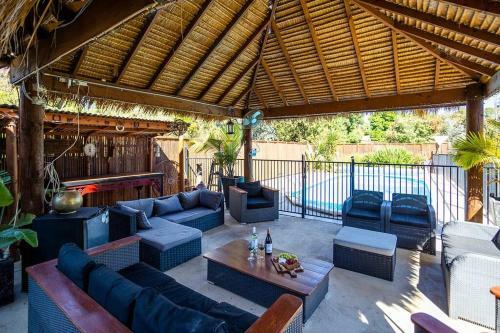 Contractor's Heaven And Entertainer