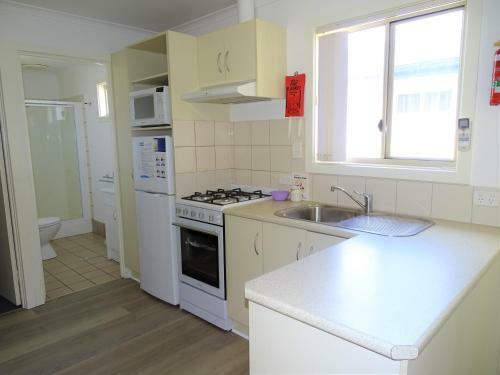 Moonta Bay Cabins - Cabin 14