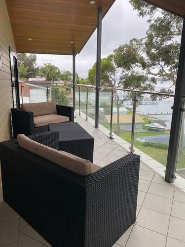 Luxurious Waterfront With Jetty And Boatshed