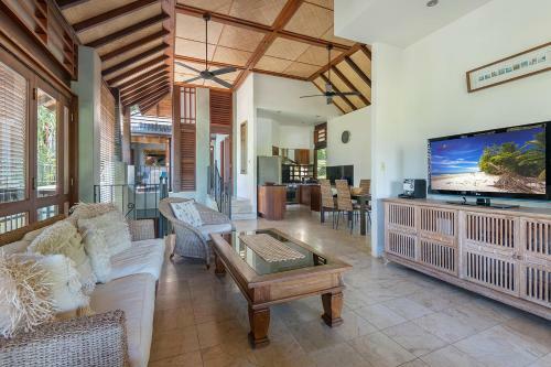 Monsoon Villa A On Murphy Street