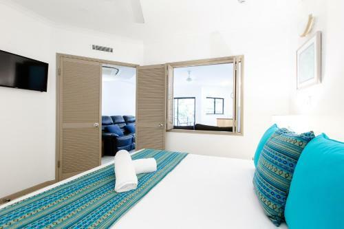Regal 32 Apartment - Spa Bath - Macrossan St