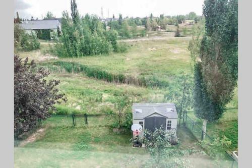 Chestermere Lake Home, 20 Min From Yyc Airport.