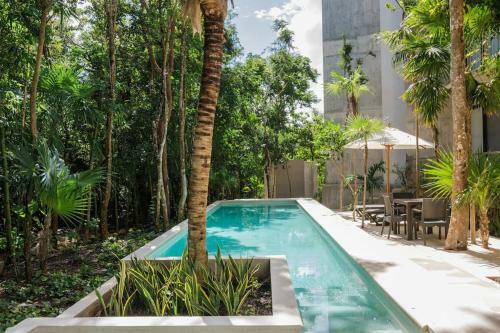 Apartamento 2/2 Ocean View Penthouse In Secure Gated Complex!