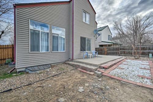 Spacious Aurora House Gas Fireplace And Patio!