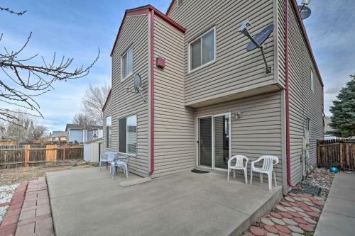 Spacious Aurora House Gas Fireplace And Patio!