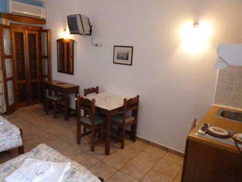 Akroyiali Apartments