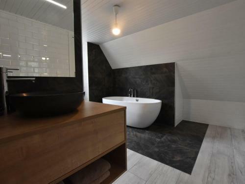 Cozy Mansion In West Flanders With Jacuzzi