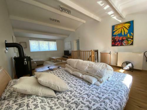 Charming House In The Woods With Private Wellness