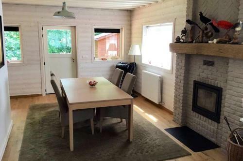 Charming House In The Woods With Private Wellness