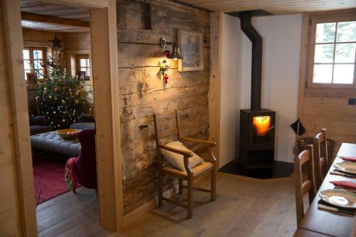 Boutique Chalet Panoramic Views Hot Tub