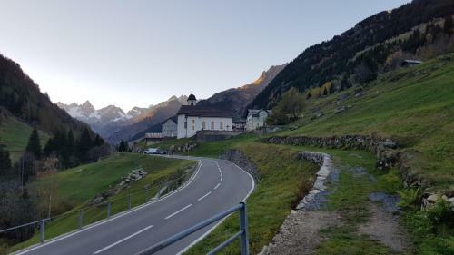 Hostal G�stehaus Alpengl�hn