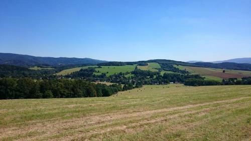 Stanov�n� Na Farm?, M�sto Pro V�? Stan ?i Karavan-dv? Noci