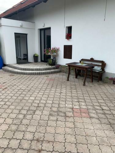 Tolarova Apartm�n