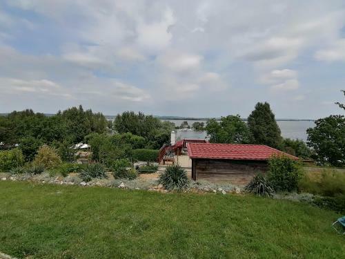 Hostal Penzion Nad Jezerem
