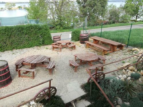 Hostal Penzion Nad Jezerem