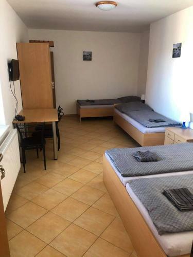 Hostal Penzion Adam?�k