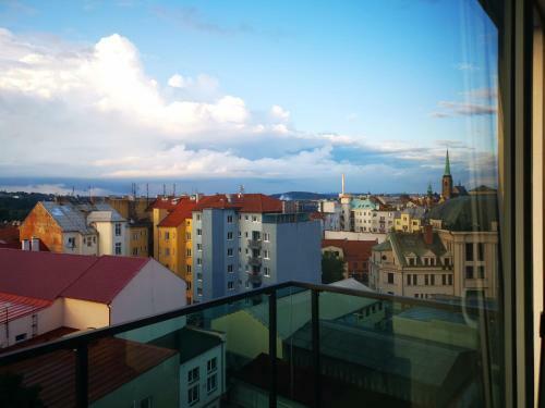 Kavi Apartments #3, Top City View!