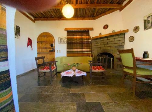 Villa Kamari-cretan Style Apartment