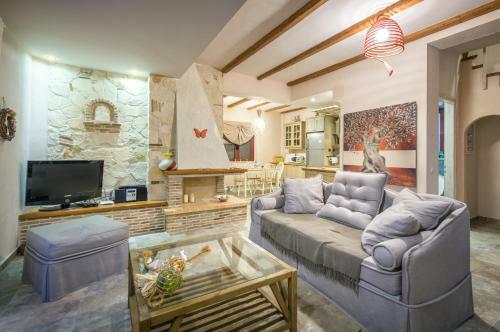 Amorosa Villas