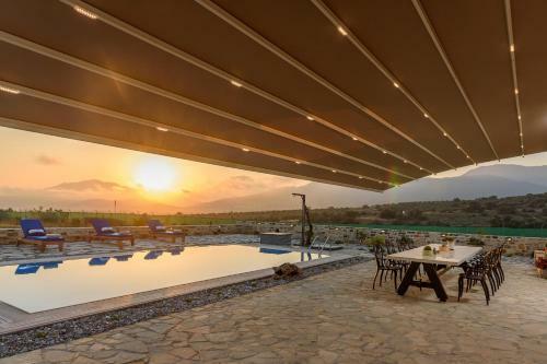 Zeus & Dione Luxury Villa
