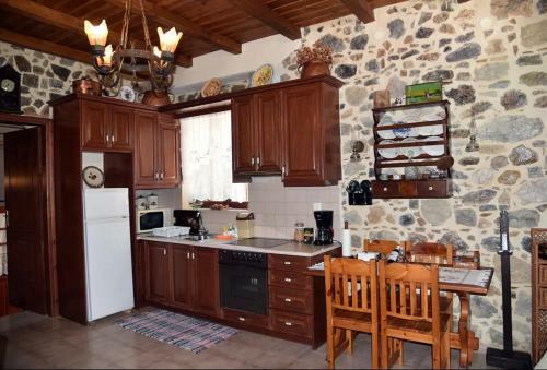 Traditional Residence With Terrace