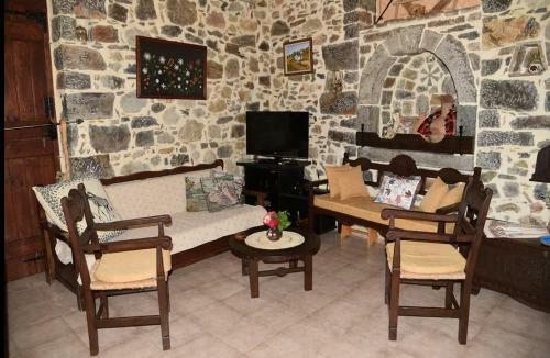Traditional Residence With Terrace