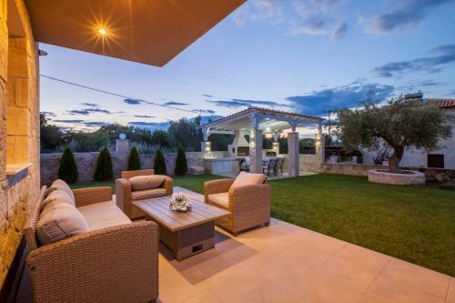 Villa Paradise With Private Pool