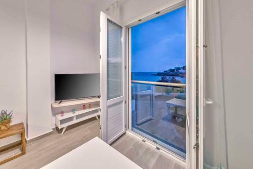 Cozy Beach Apartment With Seaview