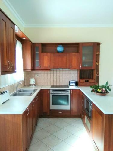 Lonelia's Family Homes