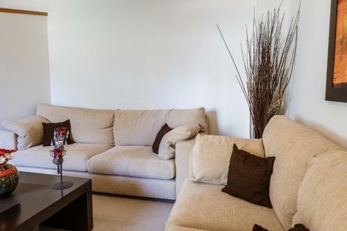 Cactus Maisonette Near Airport