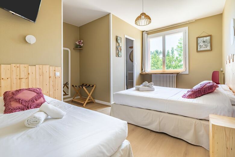 Hotel Les Vieux Acacias