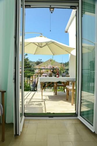 Penelope - Loggos Apartments