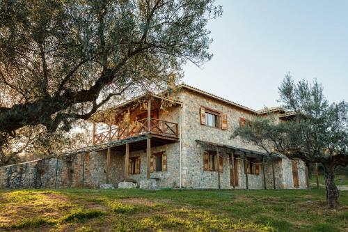Olive Grove Haven - Bespoke Design, Top Location