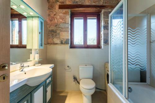 Olive Grove Haven - Bespoke Design, Top Location