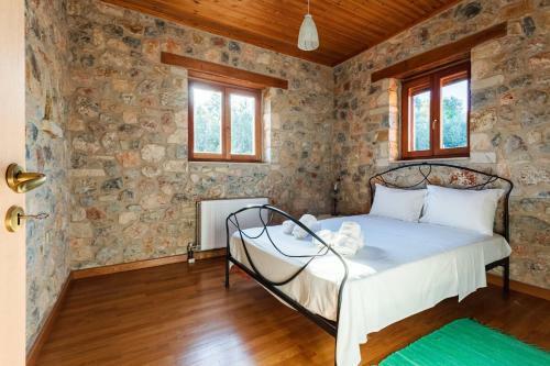 Olive Grove Haven - Bespoke Design, Top Location