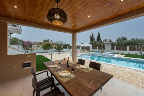 Paris Family Villa!