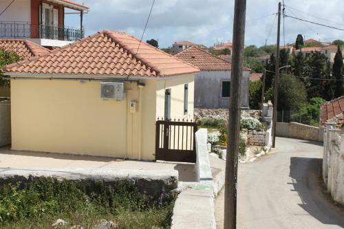 Antonis Traditional House