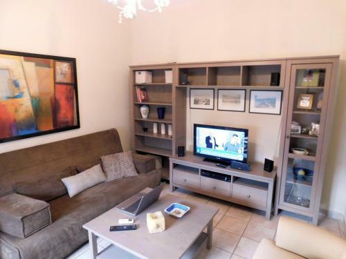Cozy Home Lixouri
